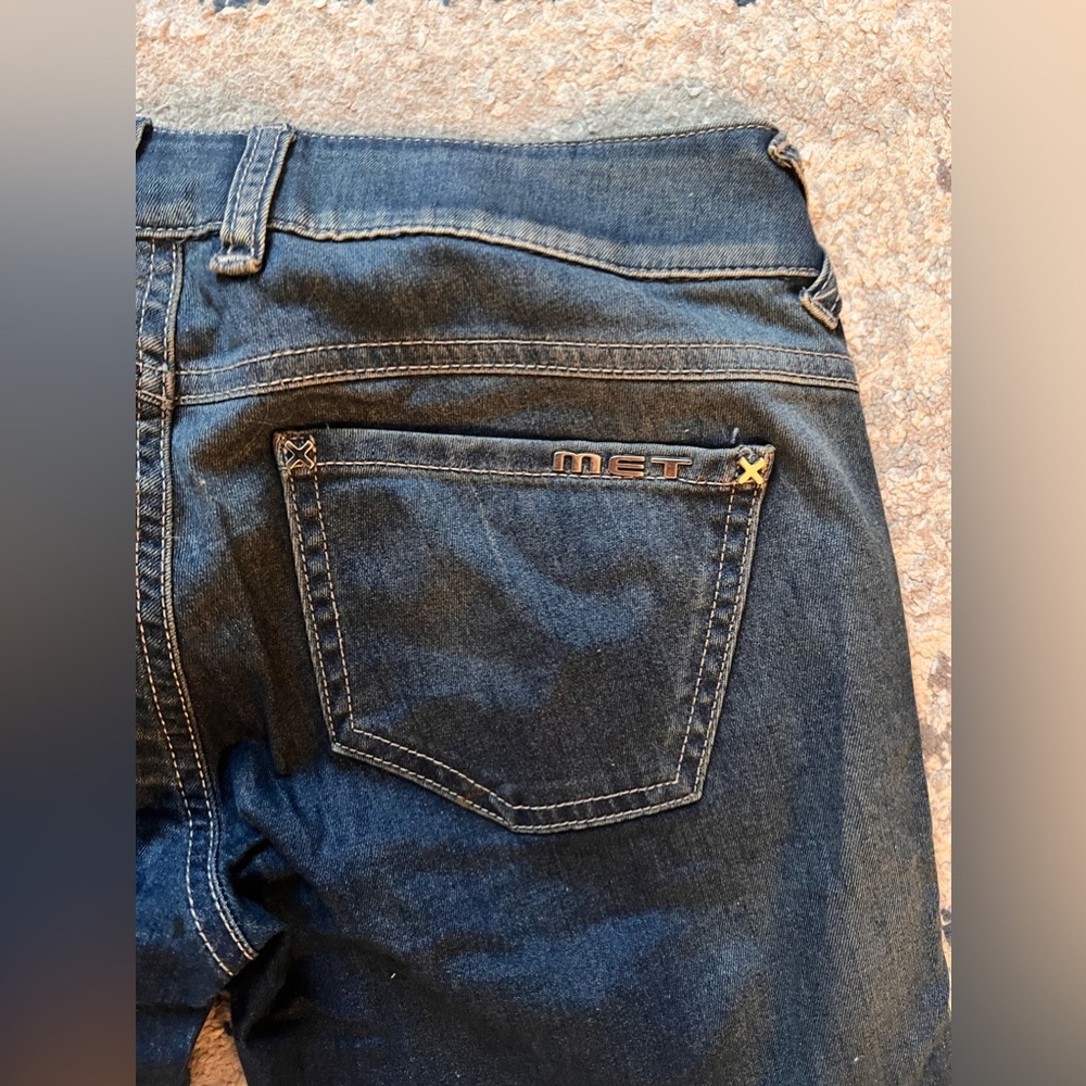 Authentic MET Jeans with Appliqué - Picture 12 of 12